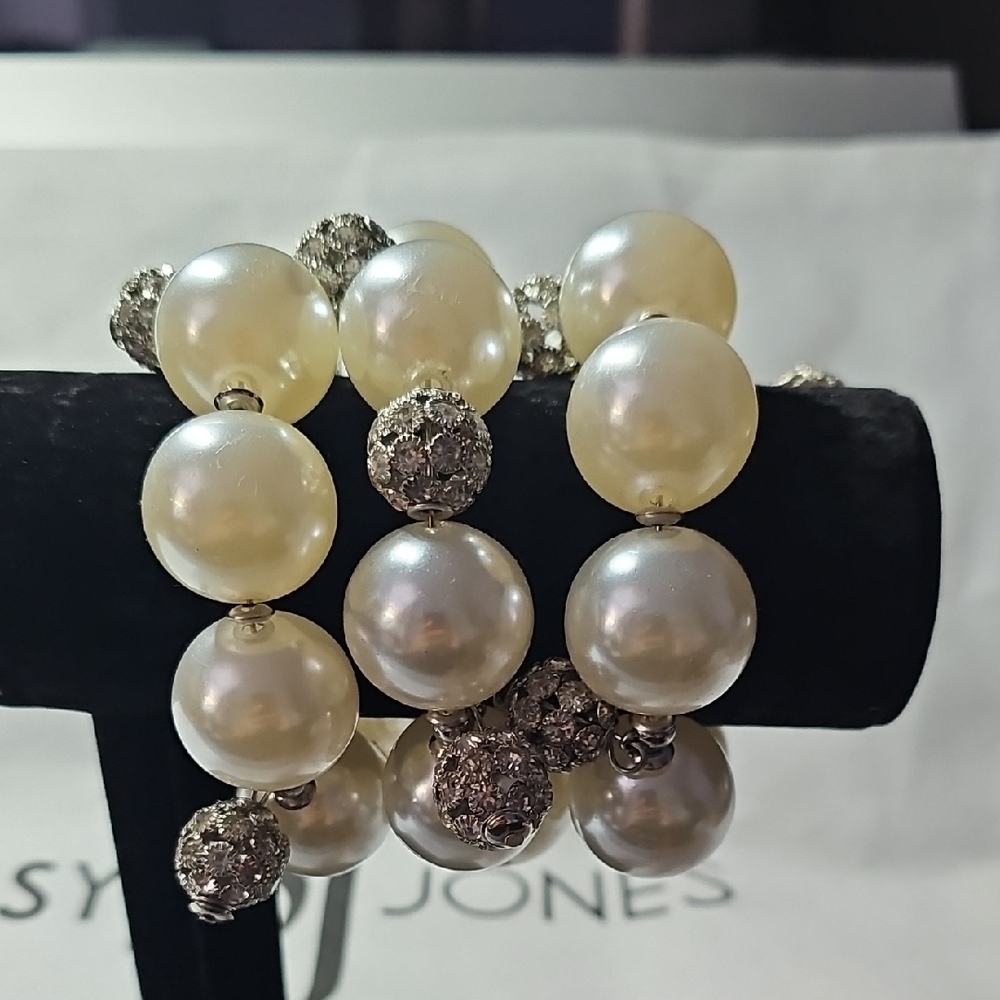 Sassy Jones Pearl and Silver Bracelet